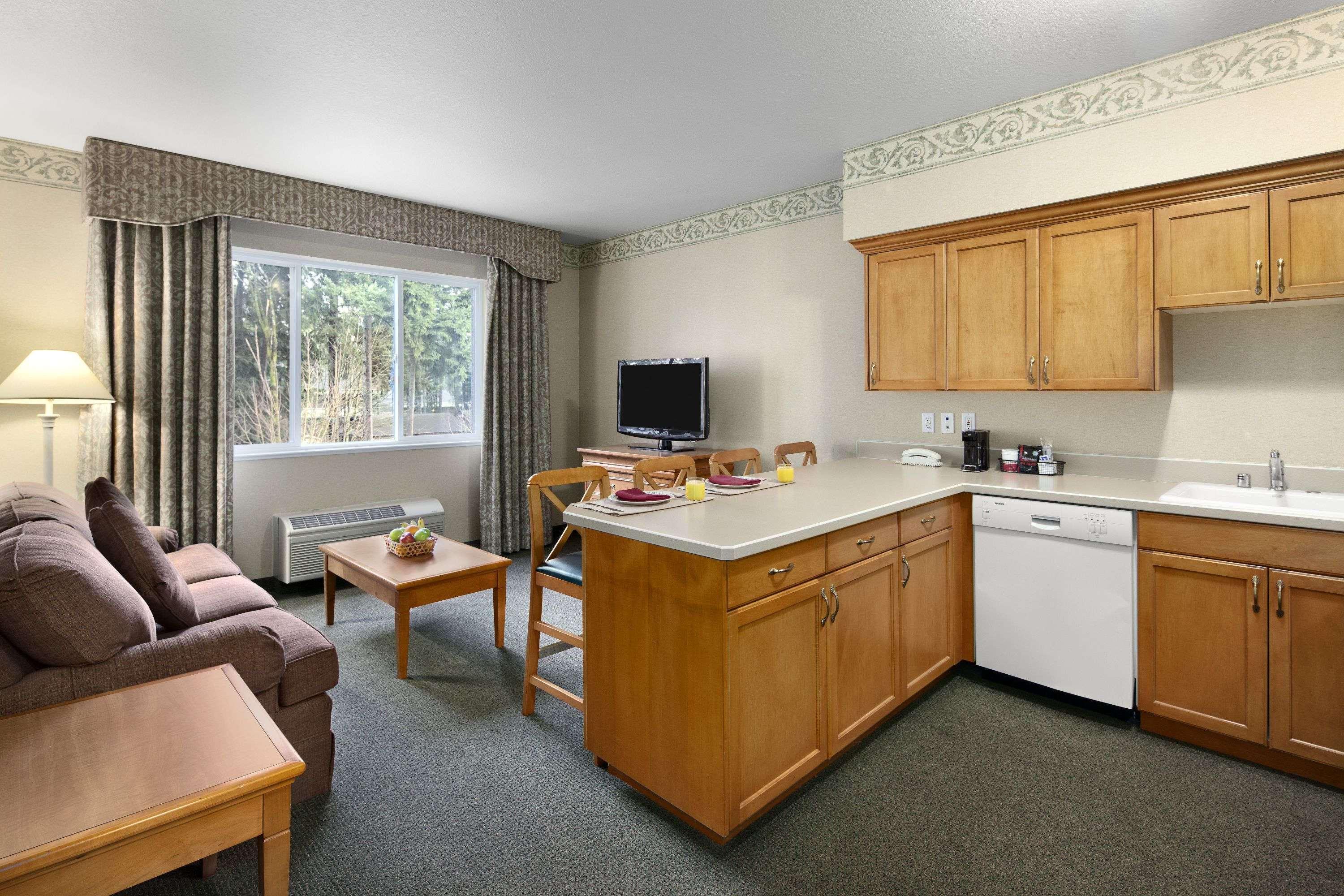 Ramada By Wyndham Olympia Ξενοδοχείο Εξωτερικό φωτογραφία A typical one-bedroom apartment at the Residence Inn