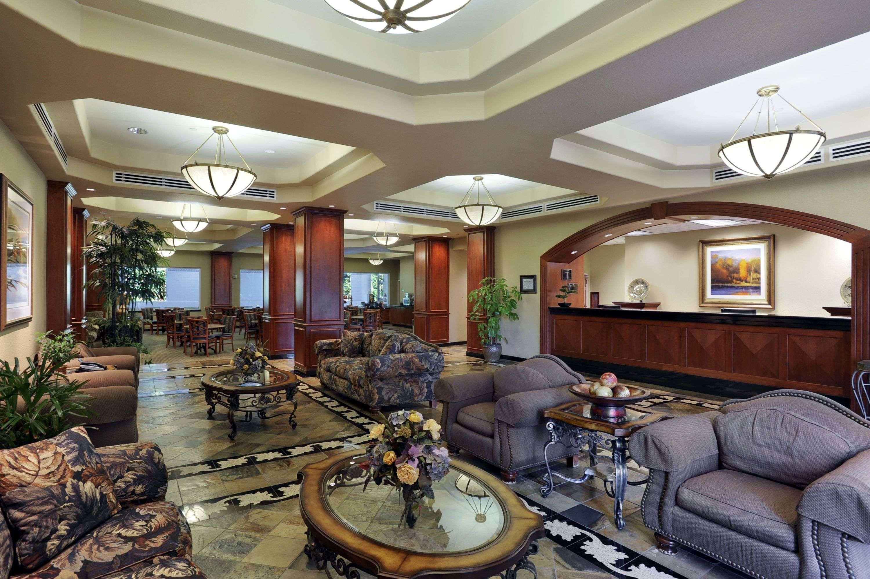 Ramada By Wyndham Olympia Ξενοδοχείο Εσωτερικό φωτογραφία Lobby